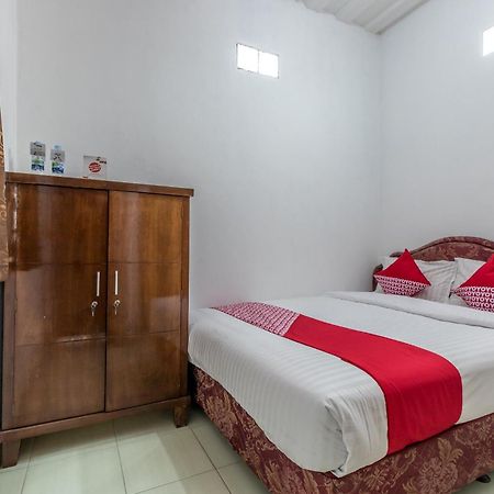 OYO 1082 Kost Arie 1 Near RSIP Persahabatan Hotel Jakarta Luaran gambar