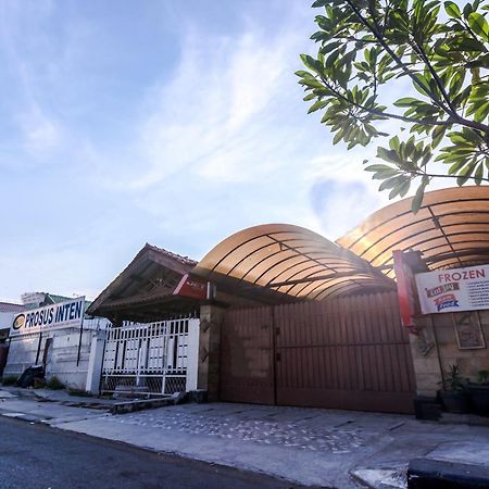 OYO 1082 Kost Arie 1 Near RSIP Persahabatan Hotel Jakarta Luaran gambar
