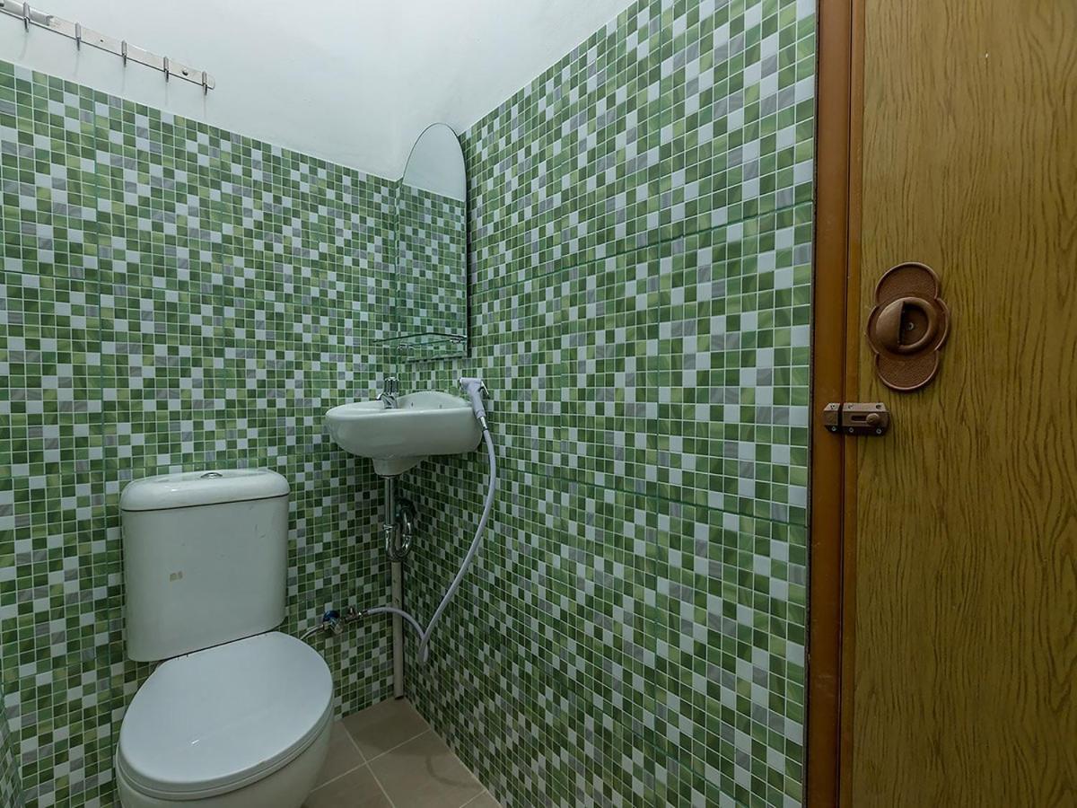 OYO 1082 Kost Arie 1 Near RSIP Persahabatan Hotel Jakarta Luaran gambar